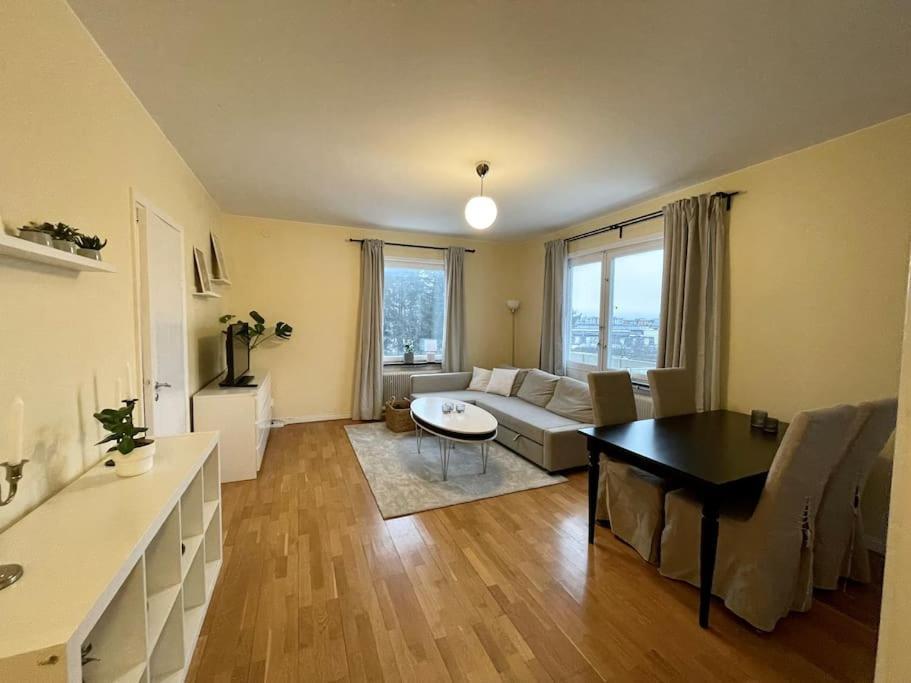 Trivsamma Laegenheter Med Fri Parkering Estocolmo Exterior foto
