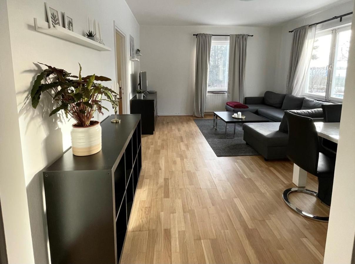 Trivsamma Laegenheter Med Fri Parkering Estocolmo Exterior foto