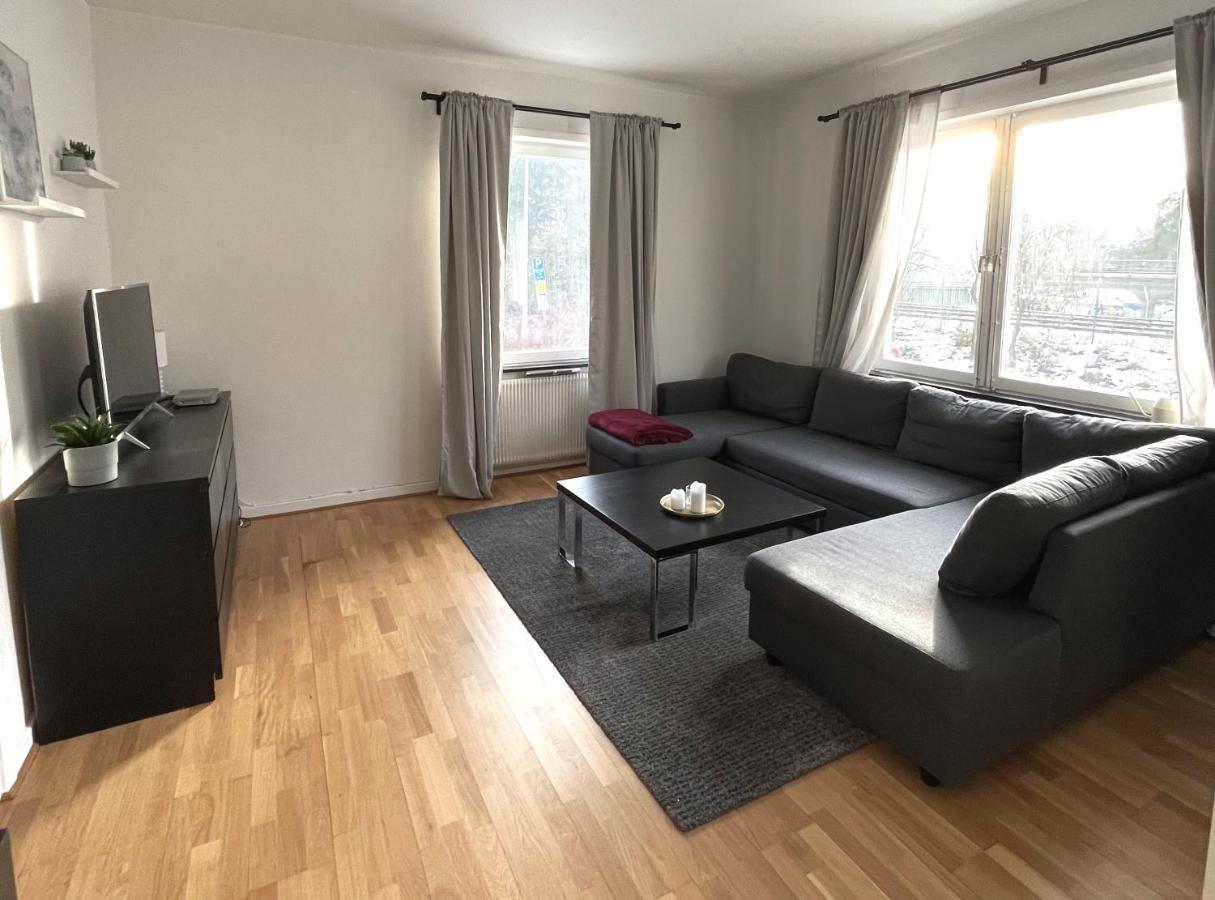 Trivsamma Laegenheter Med Fri Parkering Estocolmo Exterior foto
