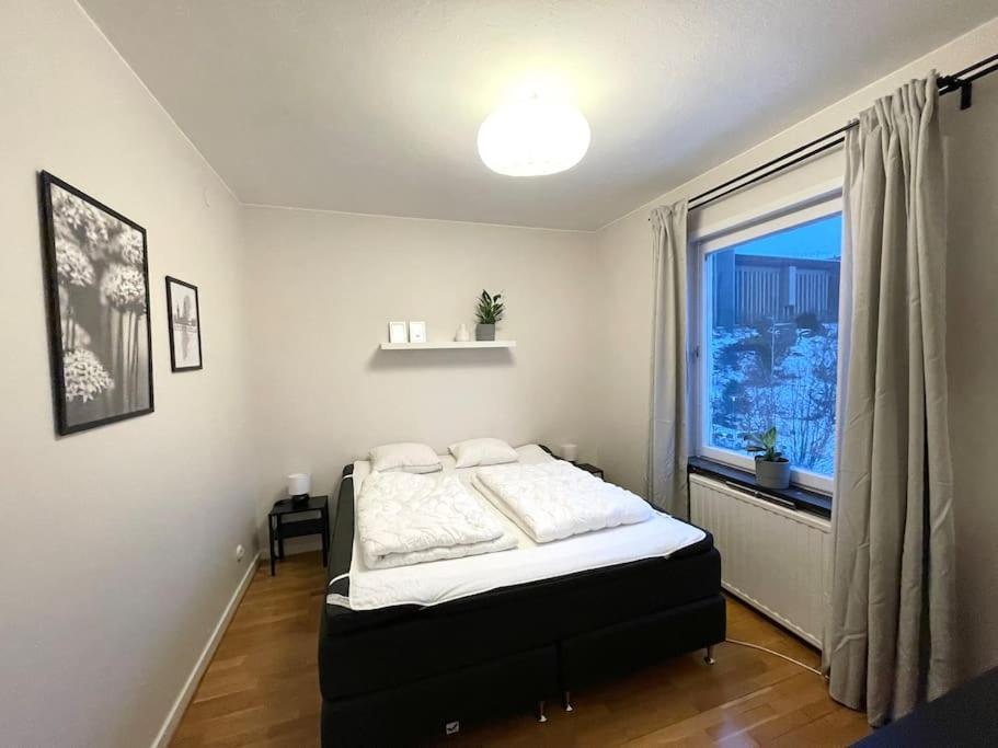Trivsamma Laegenheter Med Fri Parkering Estocolmo Exterior foto